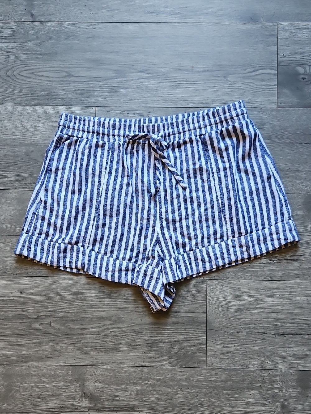 Universal Threads Linen Blend Striped Casual Shorts Size M blue, White